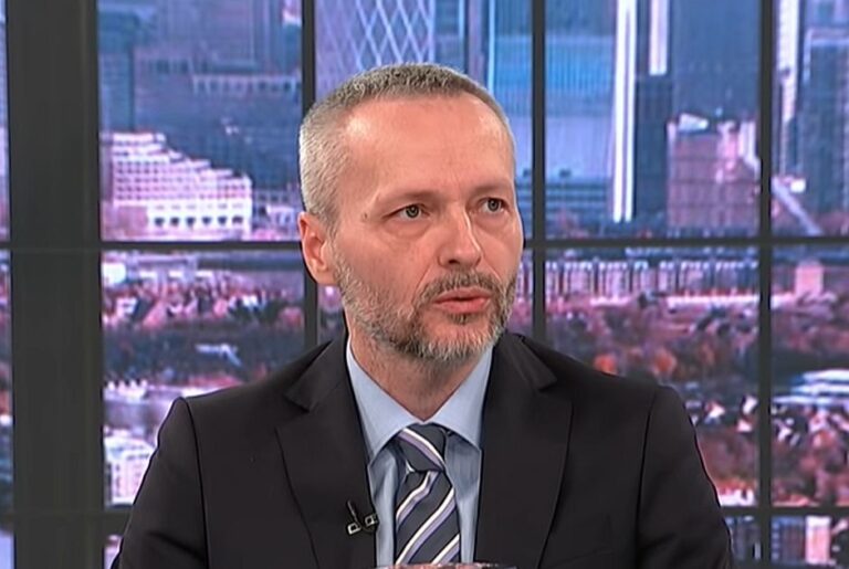 OLENIK: Nećemo u Vladu, podržaćemo uvođenje sankcija Rusiji i vraćanje NIS-a Vojvodini