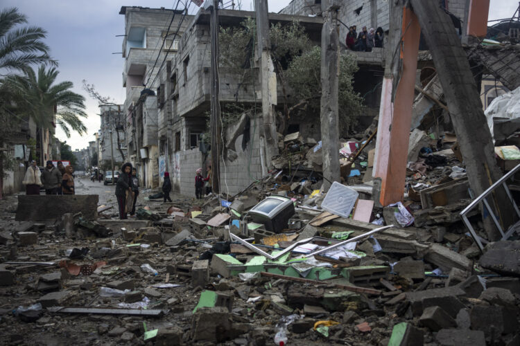 Desetine civila ubijene u napadu na Gazu, granatirana porodična kuća