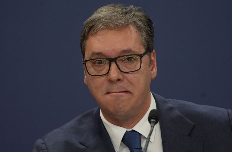 Koliko Srbiju koštaju tajne Vučićeve kupovine za opremanje Vojske Srbije?