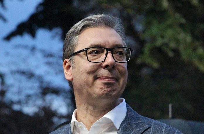 vucic o padu