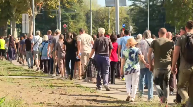 (ANKETA) Zbog čega su se građani uputili na paradu: „Zato što sam Srbin“, „Da vidim šta je gazda spremio“