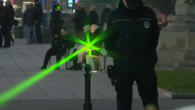 (VIDEO) Žene iz Ćacilenda laserom provocirale Dijanu Hrku i narod koji je uz nju!