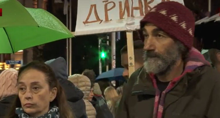 Hrabi roditelji đaka „Drinke“ traže uklanjanje Ćacilenda: Neljudska tvorevina, pretvorilo se u poselo – muzika trešti do iza ponoći